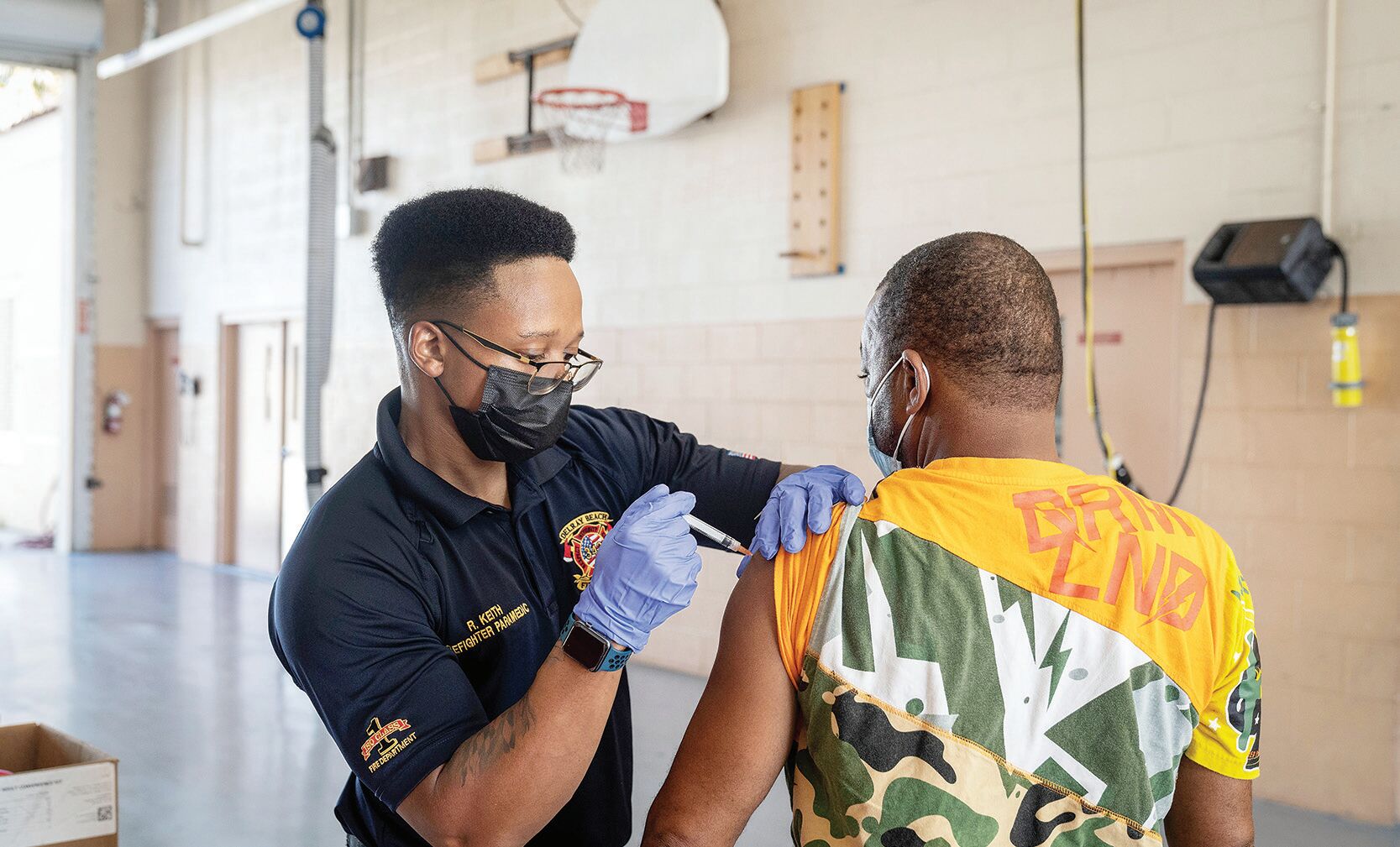 U.S. health officials call for booster shots for all Americans